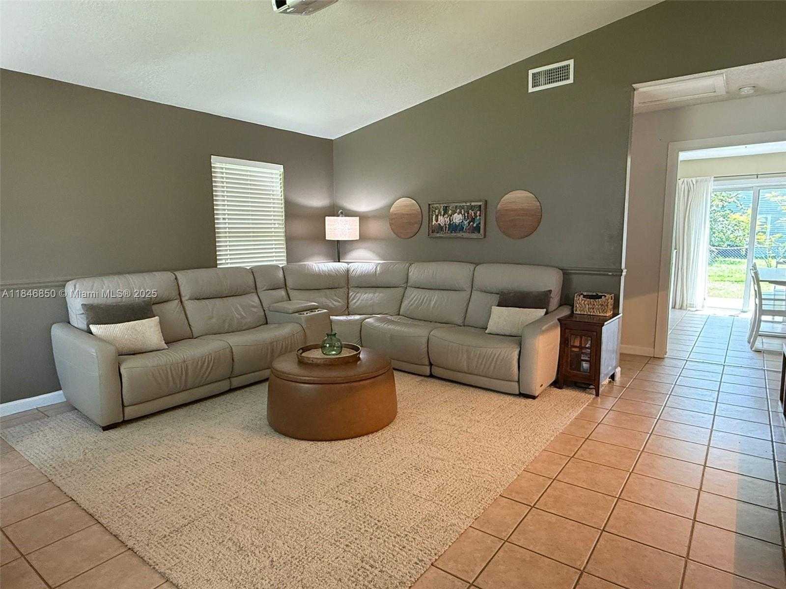 Small Image of 1600 SOUTH WEST 127TH LN, Davie Number 8