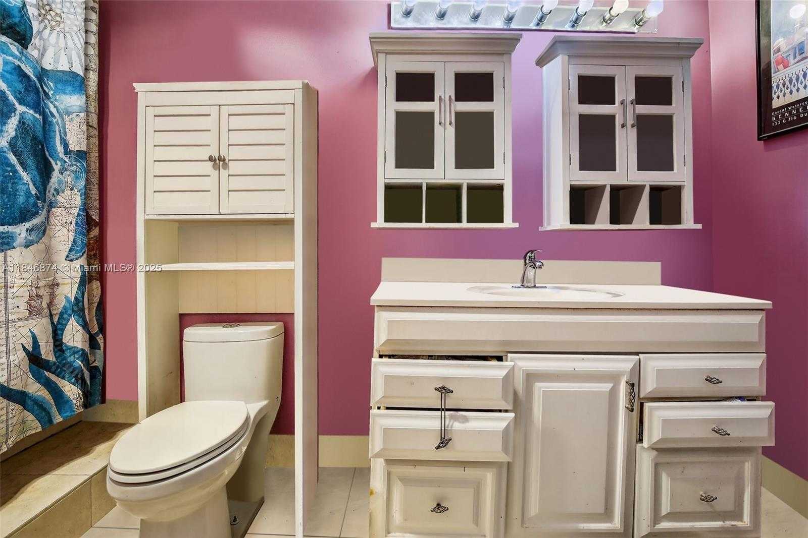 Small Image of 8601 BRIDLE PATH CT, Davie Number 15