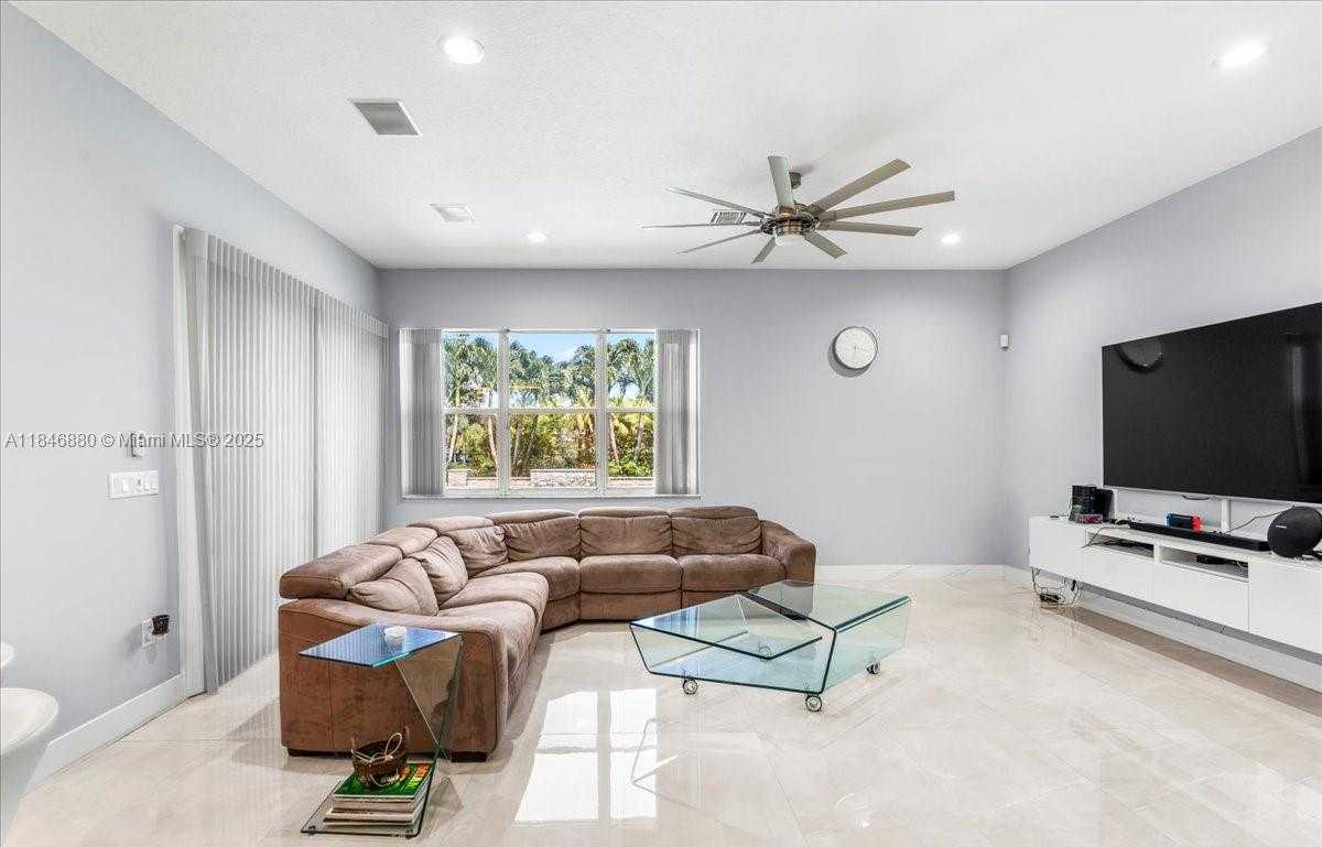 Small Image of 4074 SOUTH WEST 140TH AVE, Davie Number 13