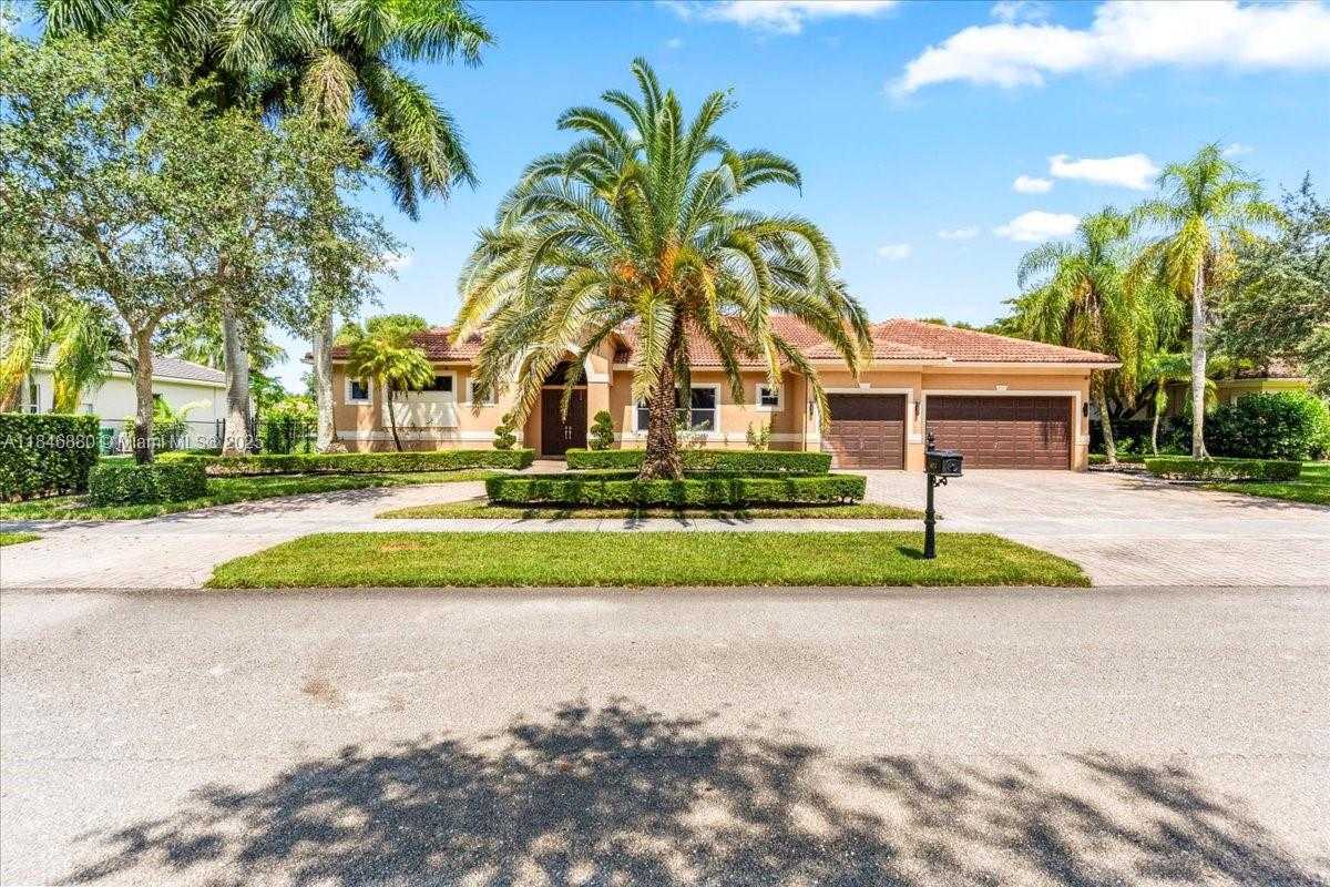 Small Image of 4074 SOUTH WEST 140TH AVE, Davie Number 2