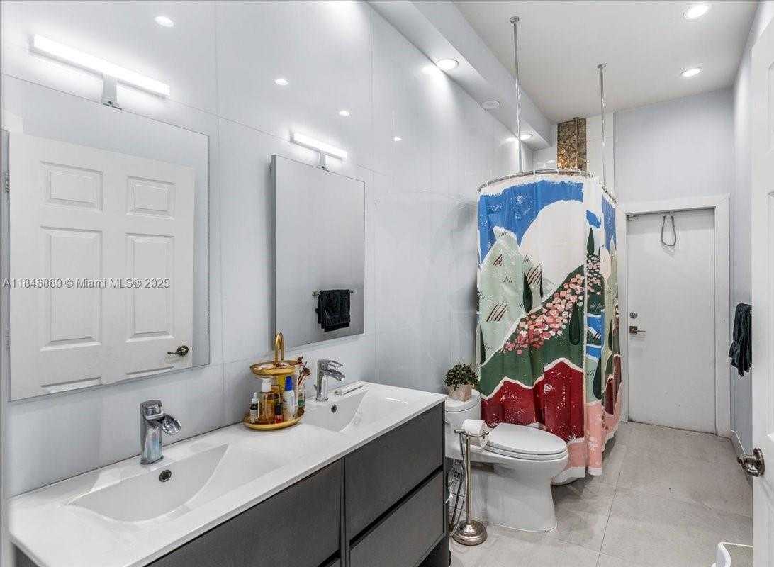 Small Image of 4074 SOUTH WEST 140TH AVE, Davie Number 21