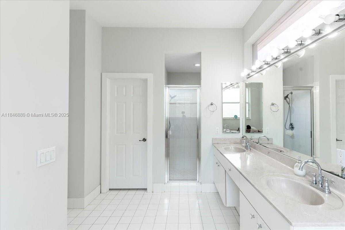 Small Image of 4074 SOUTH WEST 140TH AVE, Davie Number 23