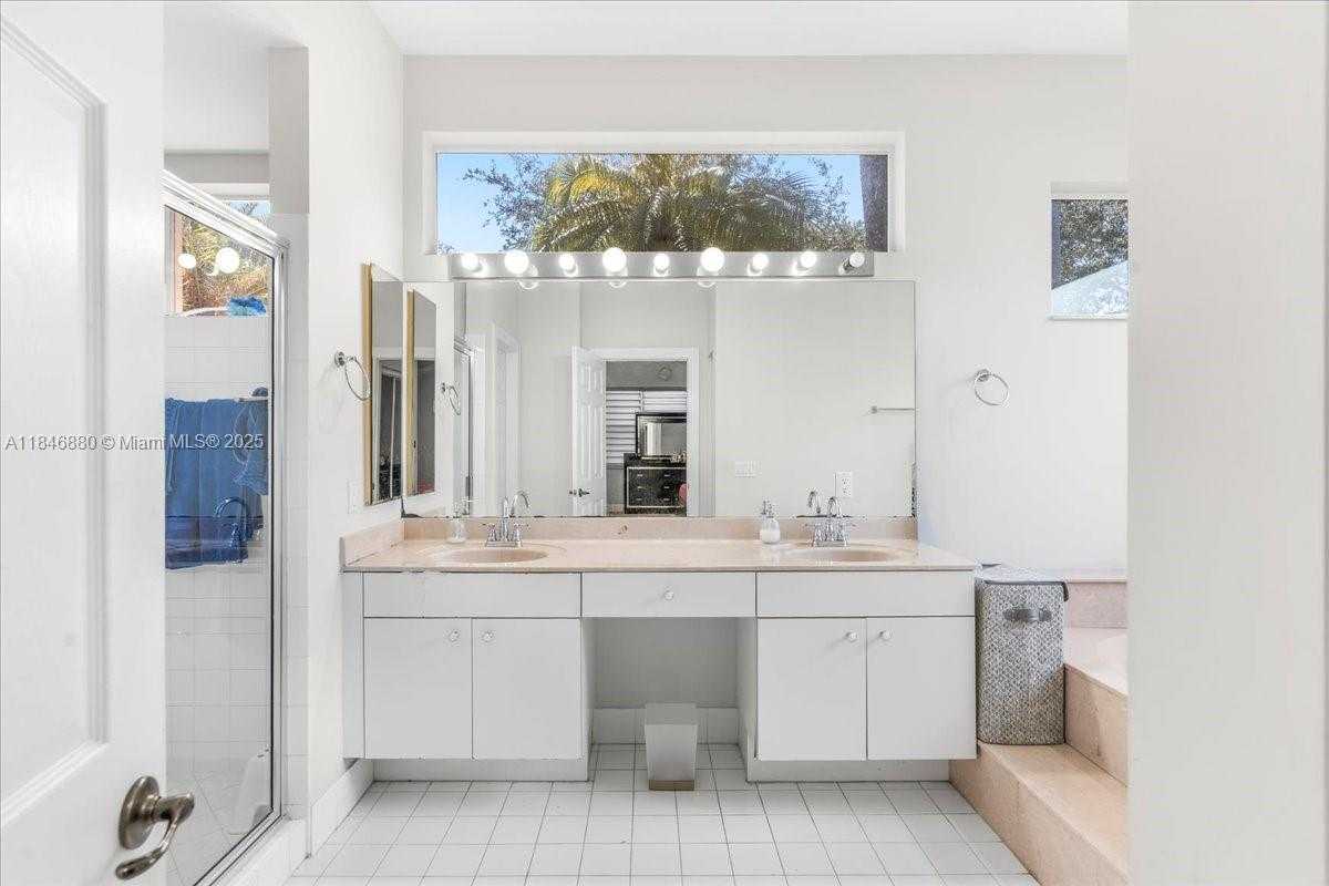 Small Image of 4074 SOUTH WEST 140TH AVE, Davie Number 24