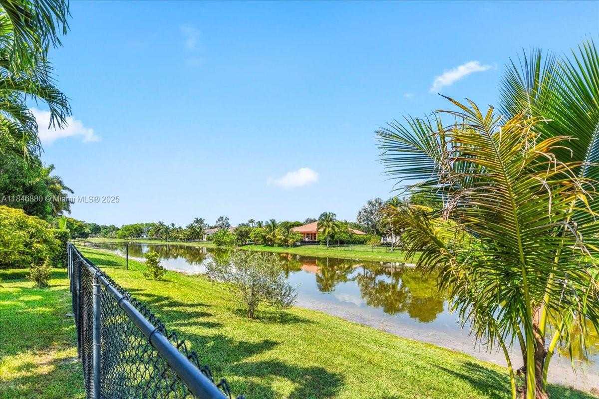 Small Image of 4074 SOUTH WEST 140TH AVE, Davie Number 25