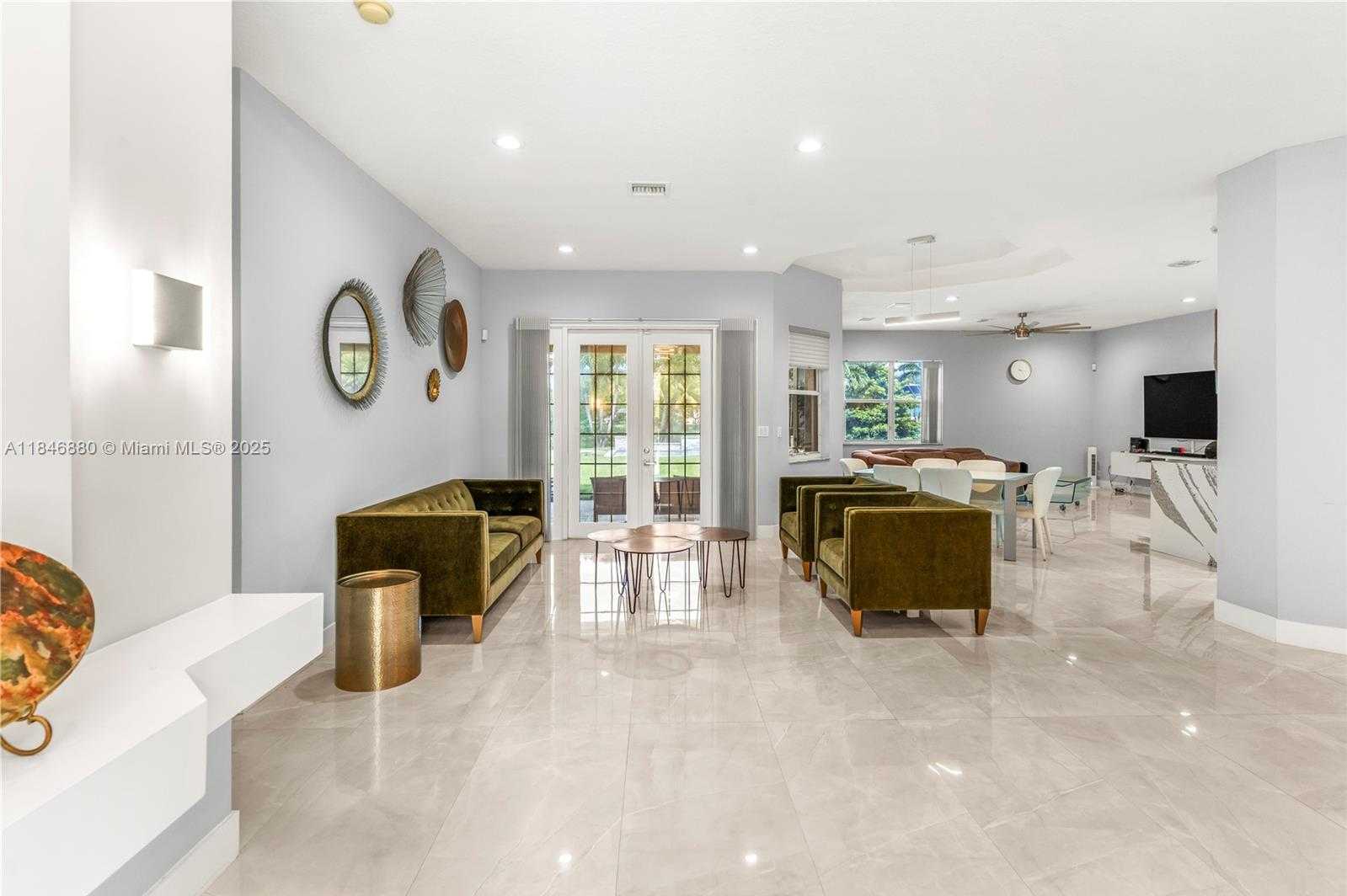 Small Image of 4074 SOUTH WEST 140TH AVE, Davie Number 3
