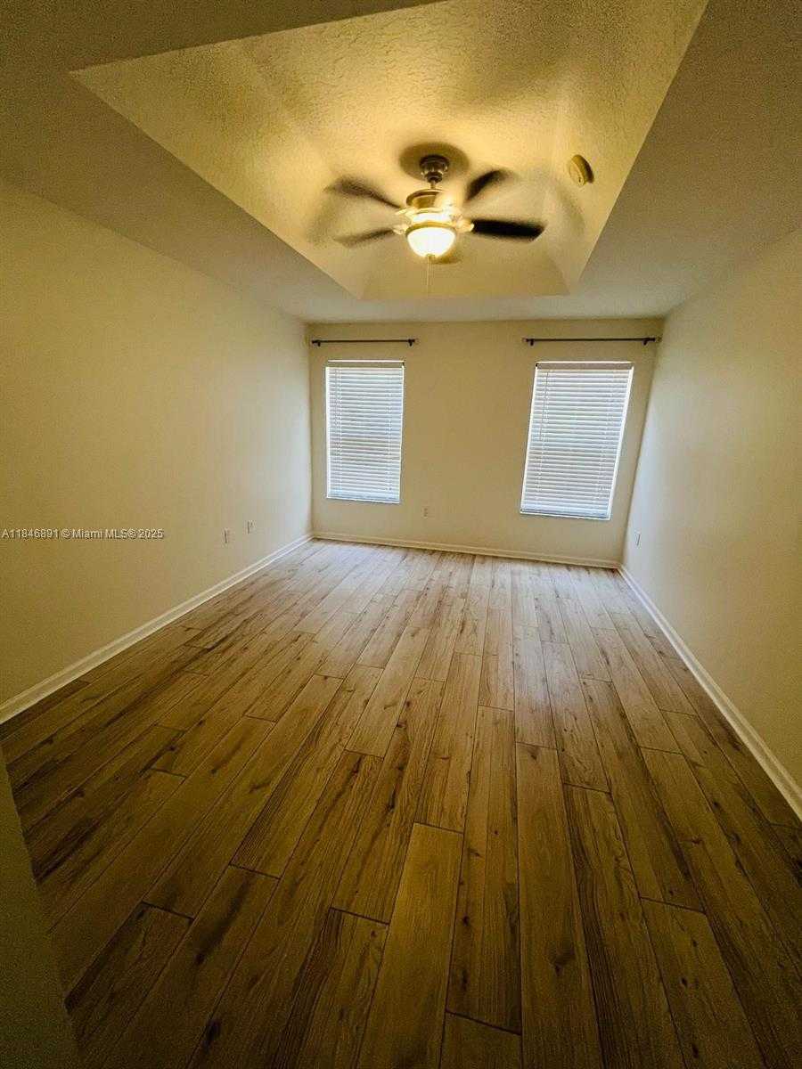 Small Image of 14146 SOUTH CYPRESS COVE CIR, Davie Number 18