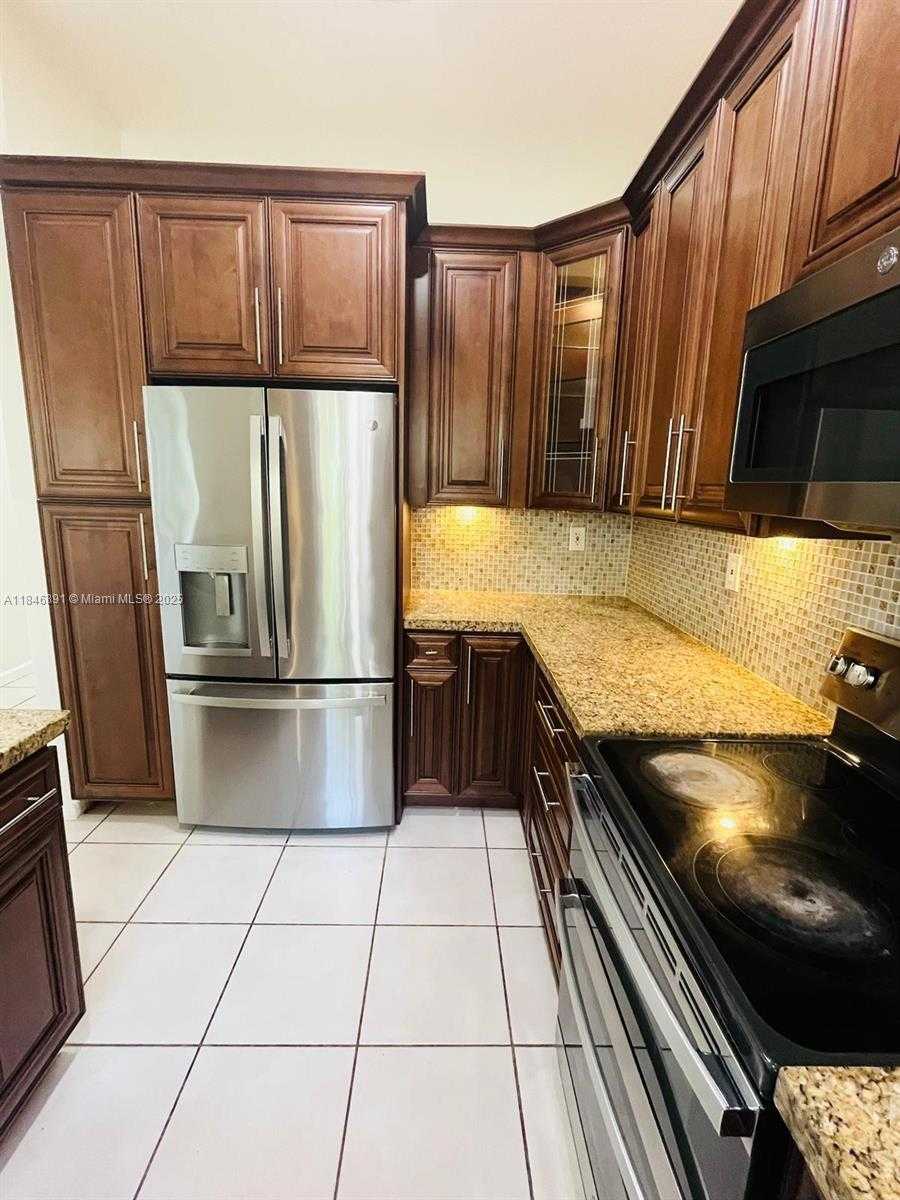 Small Image of 14146 SOUTH CYPRESS COVE CIR, Davie Number 4
