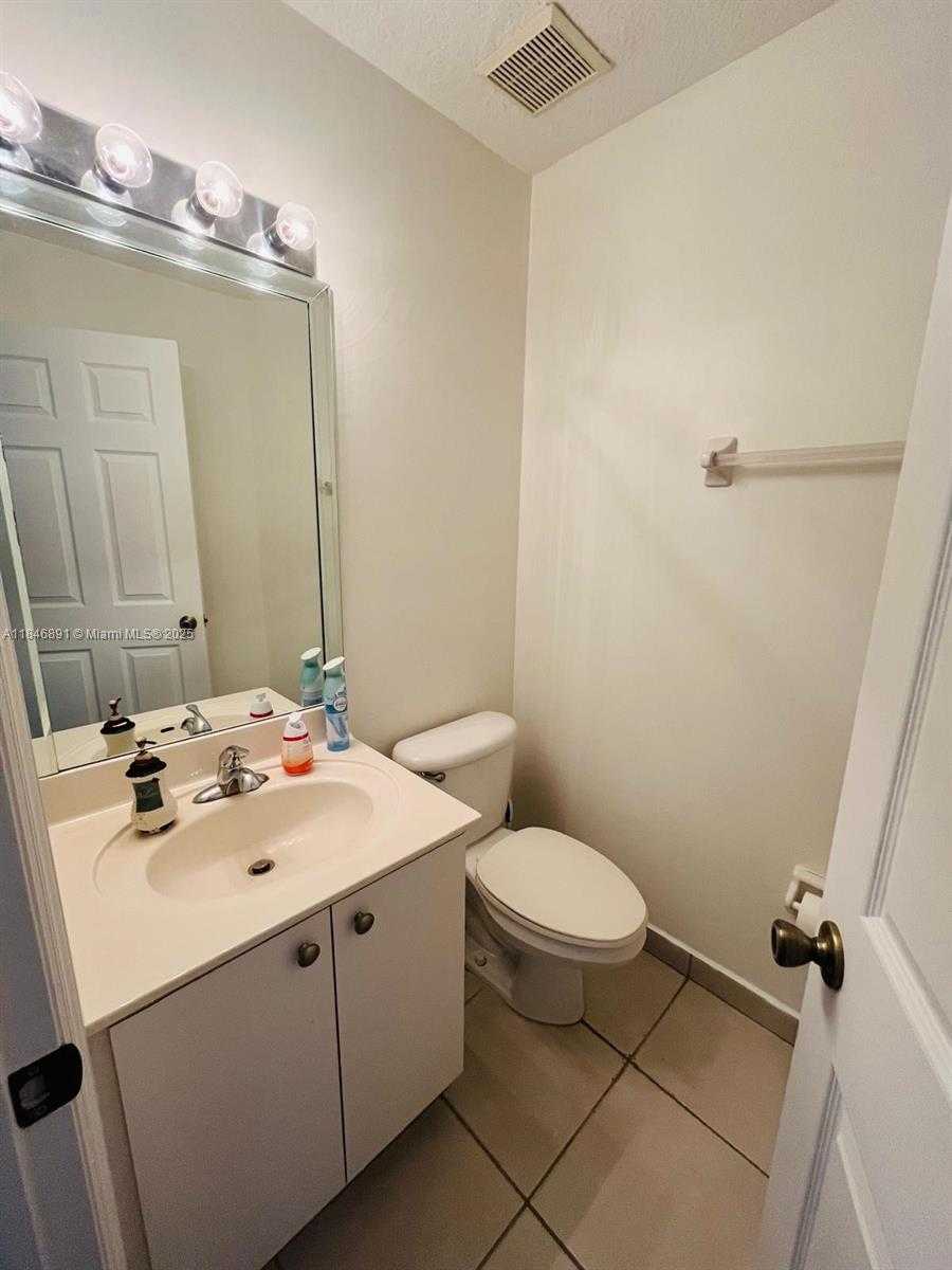 Small Image of 14146 SOUTH CYPRESS COVE CIR, Davie Number 8