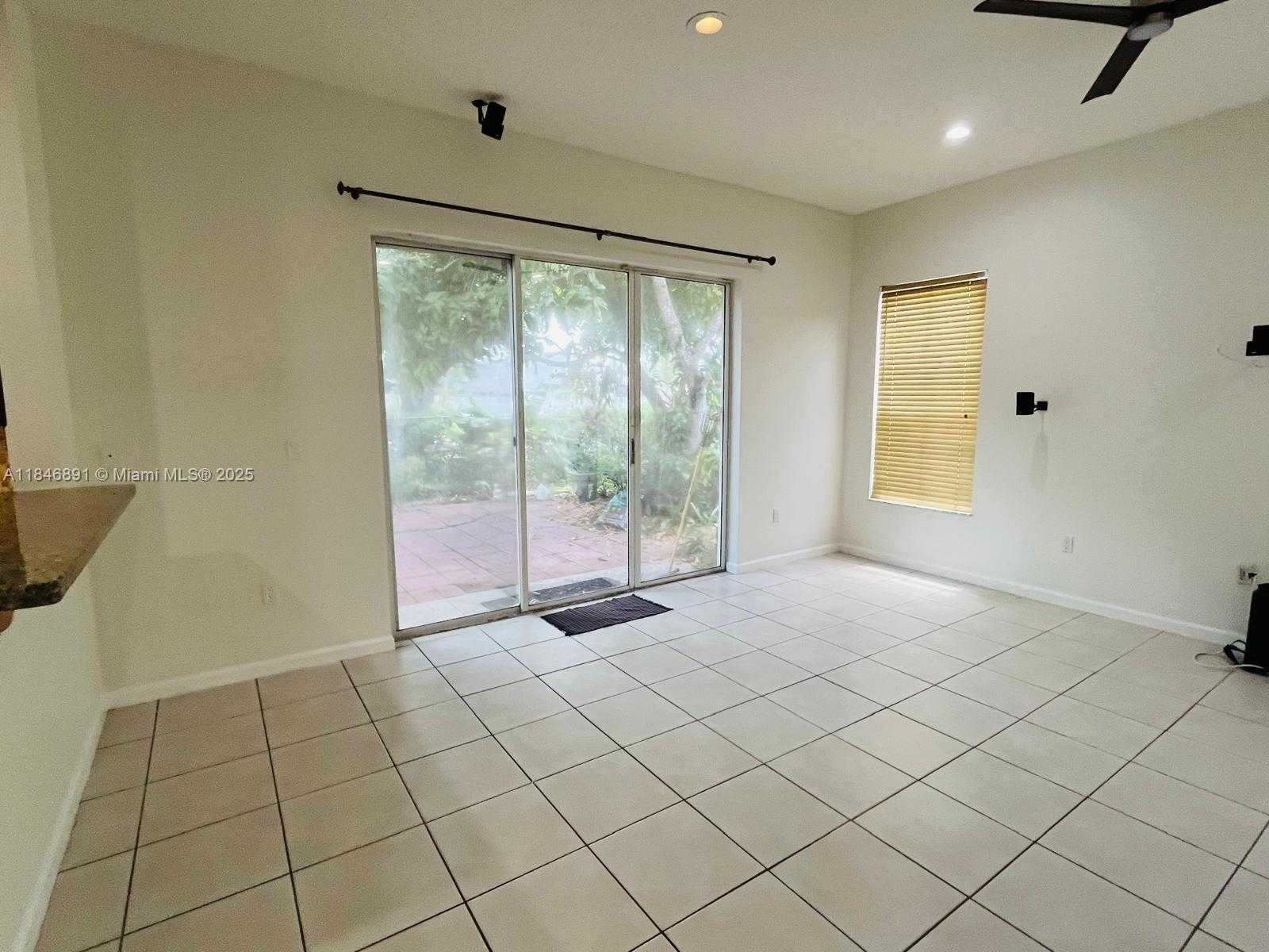 Small Image of 14146 SOUTH CYPRESS COVE CIR, Davie Number 9