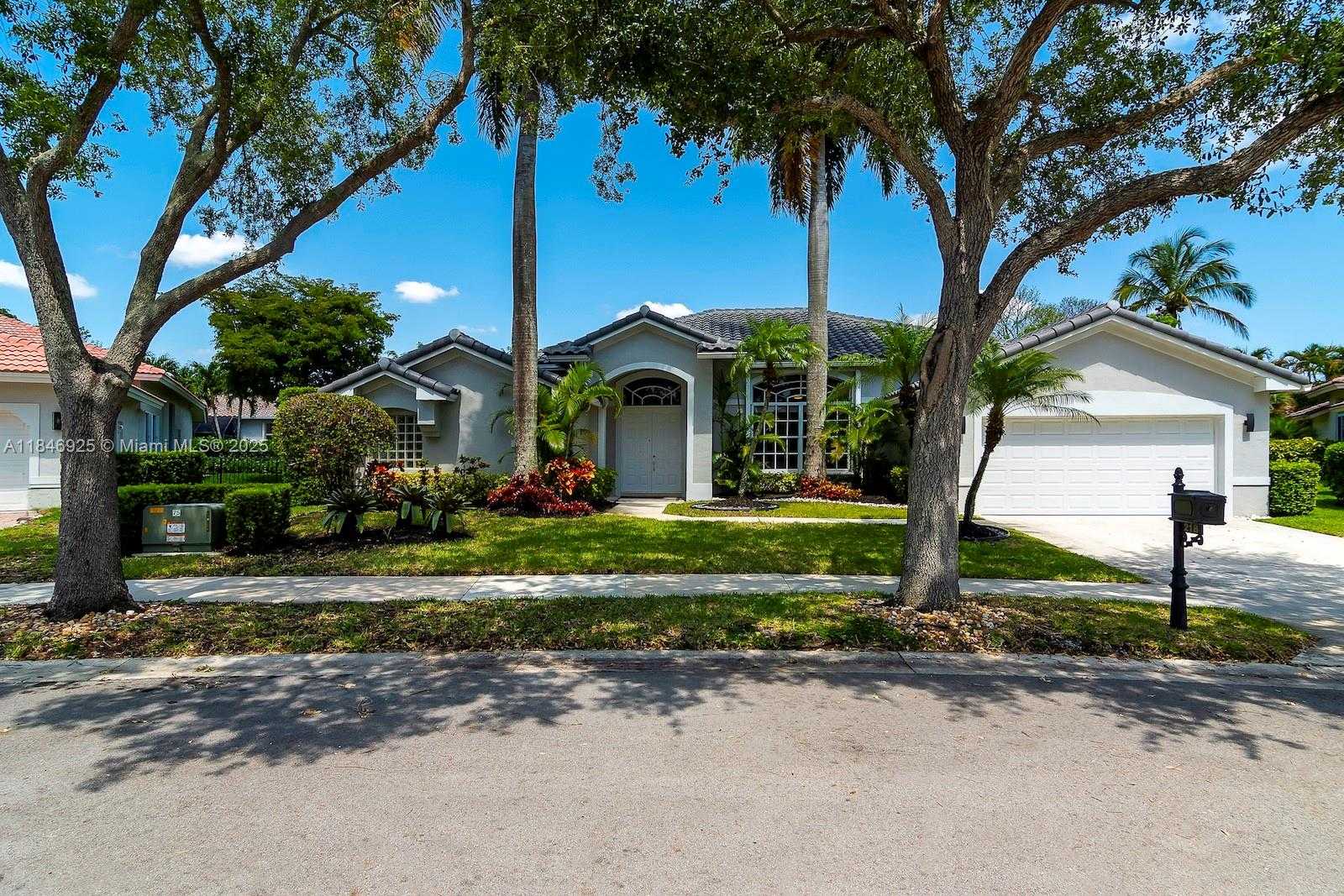 Small Image of 218 EGRET COURT, Weston Number 3