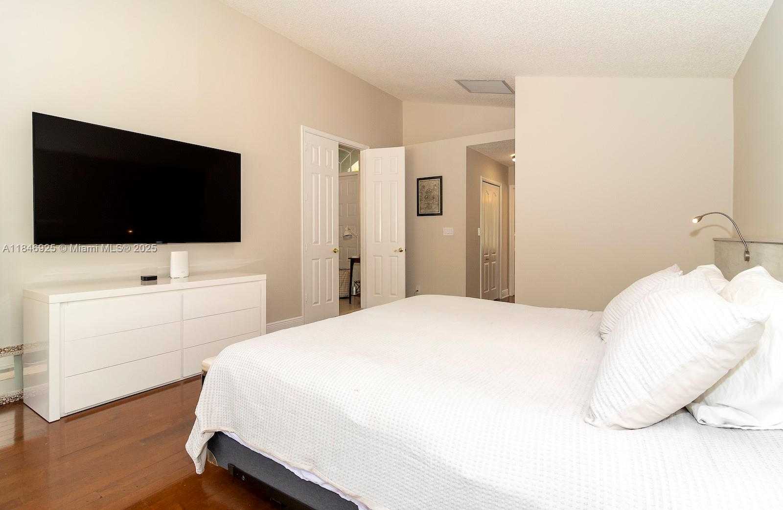Small Image of 218 EGRET COURT, Weston Number 30