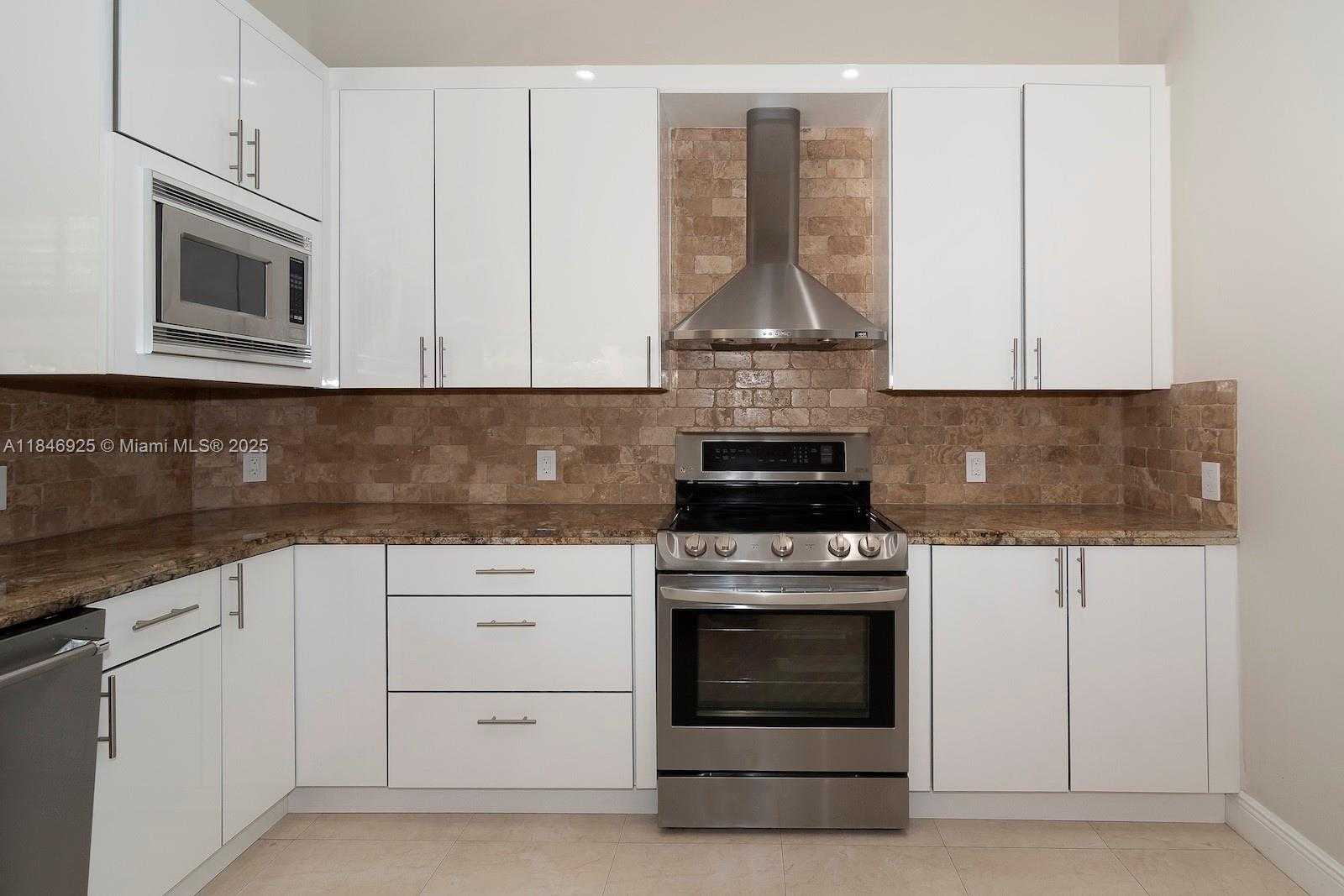 Small Image of 218 EGRET COURT, Weston Number 46