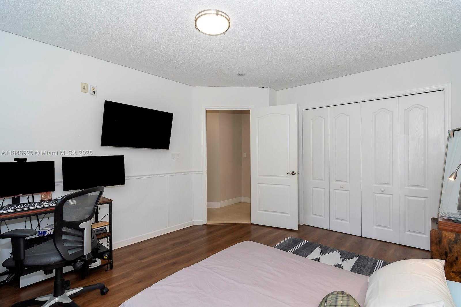 Small Image of 218 EGRET COURT, Weston Number 60