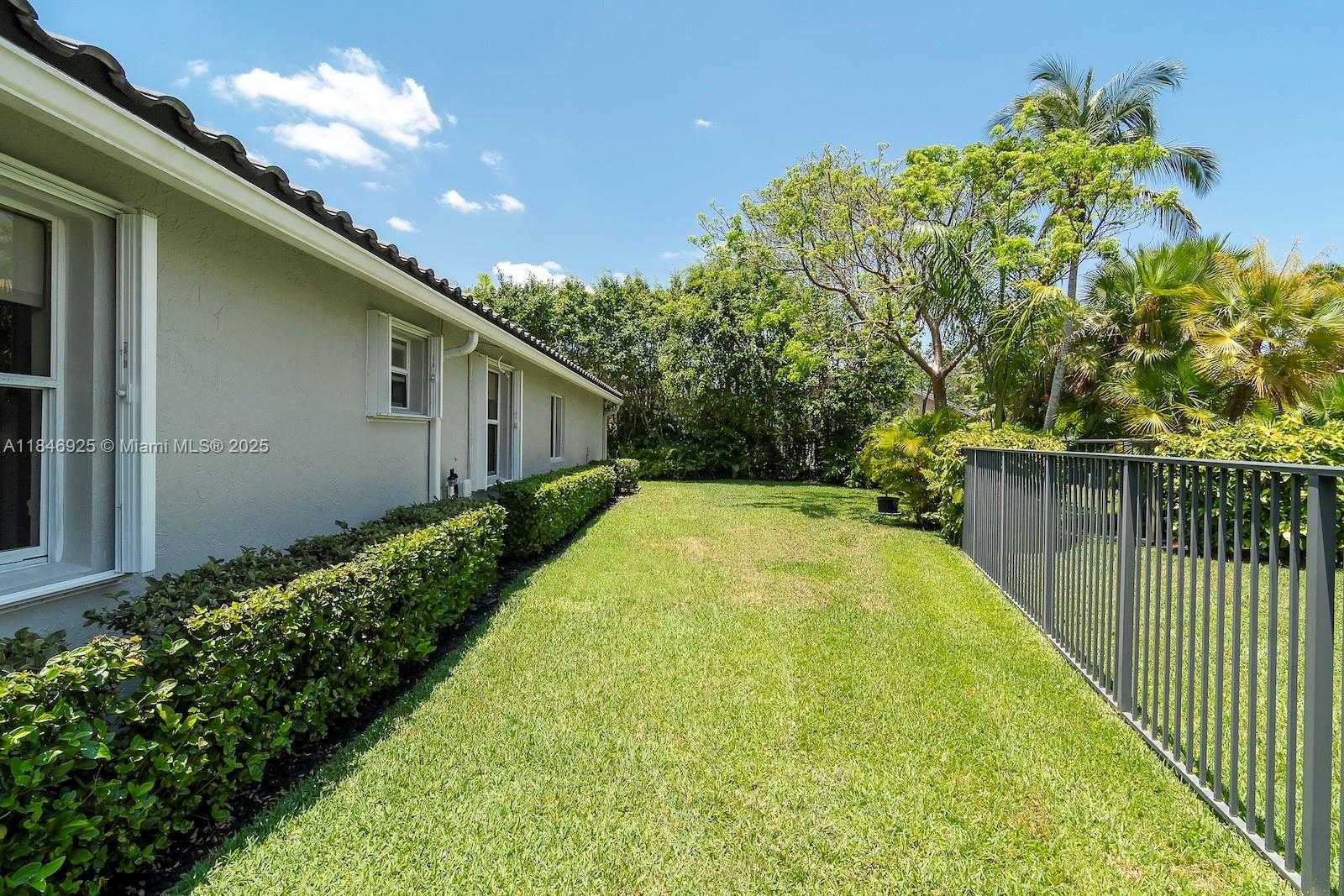 Small Image of 218 EGRET COURT, Weston Number 66