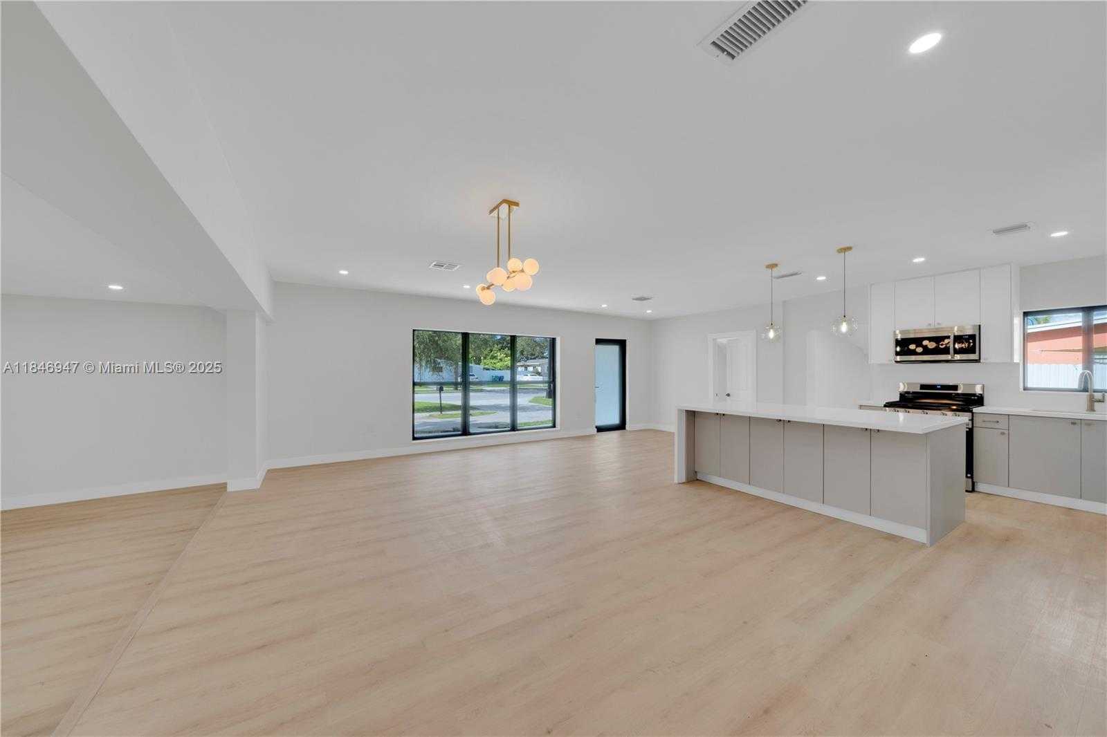 Small Image of 9971 CARIBBEAN BLVD, Cutler Bay Number 10
