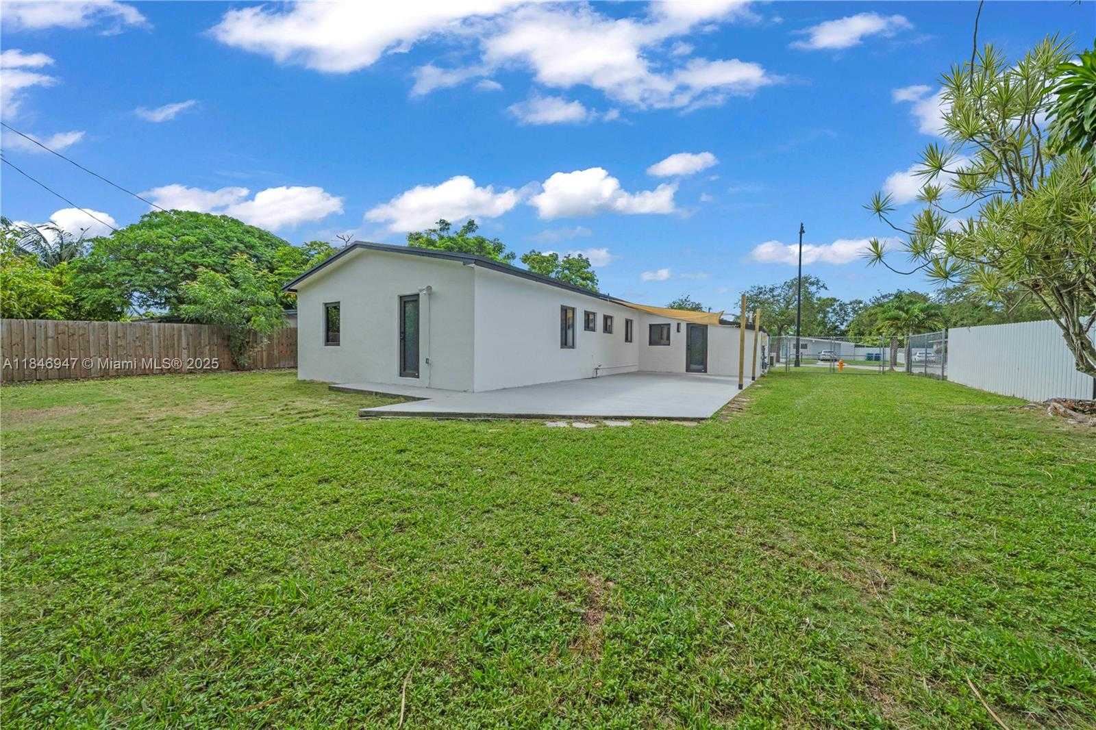 Small Image of 9971 CARIBBEAN BLVD, Cutler Bay Number 24