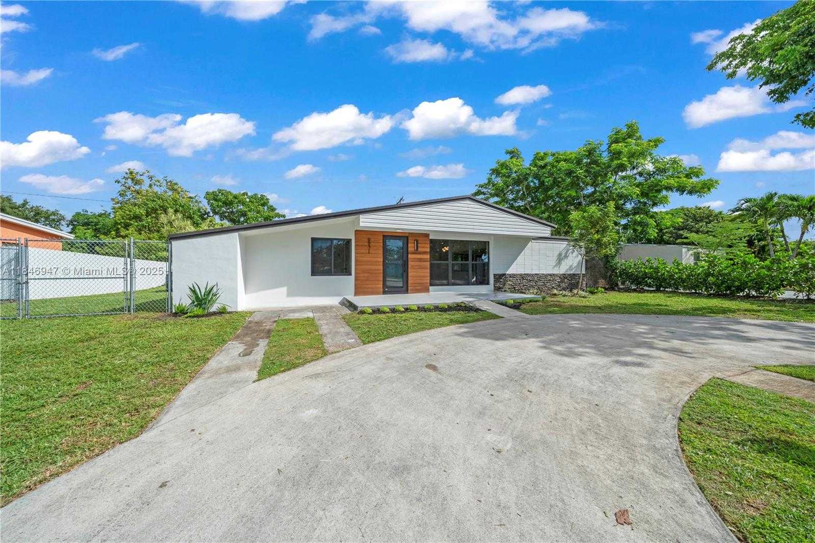 Small Image of 9971 CARIBBEAN BLVD, Cutler Bay Number 4