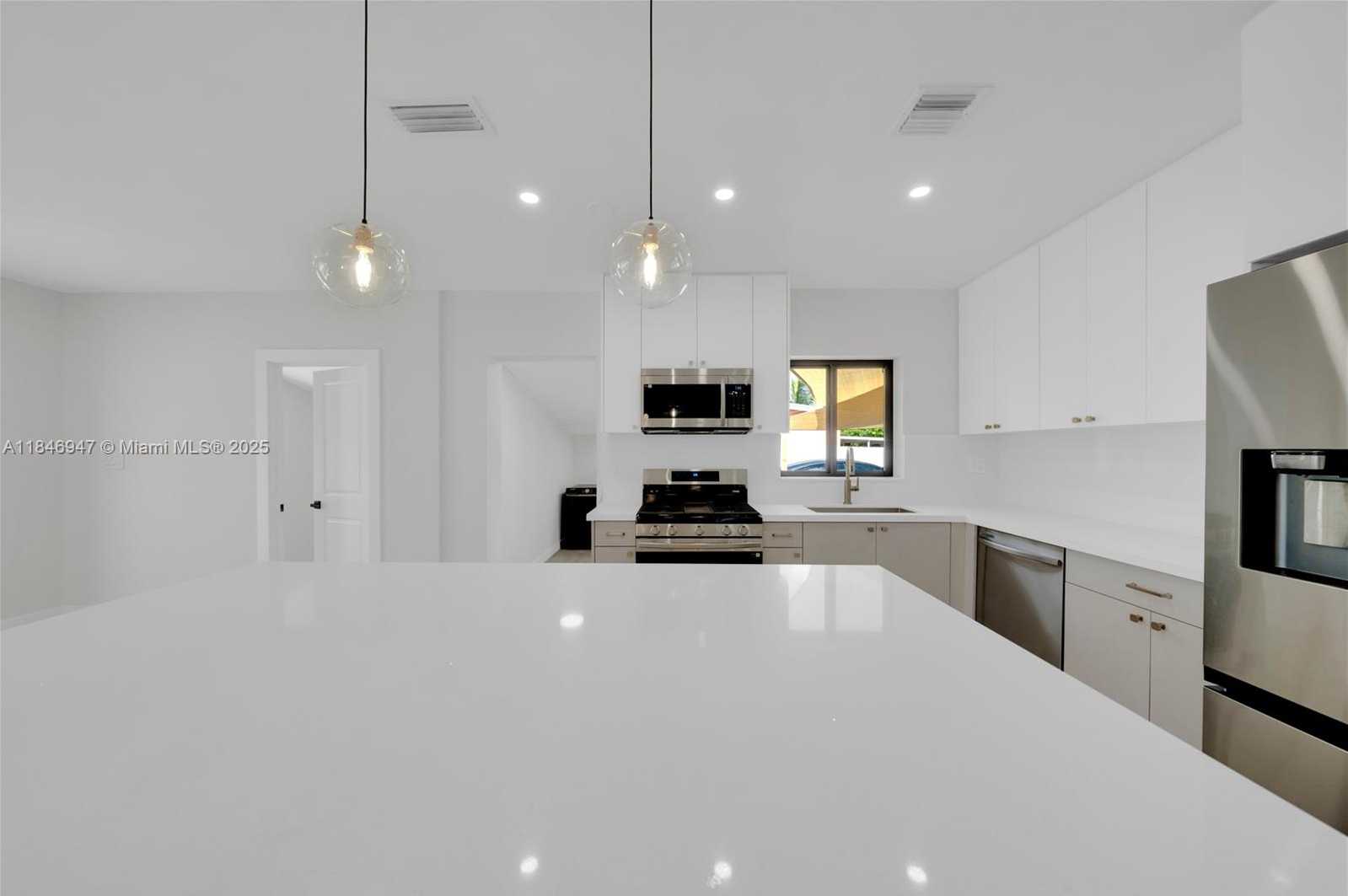 Small Image of 9971 CARIBBEAN BLVD, Cutler Bay Number 7