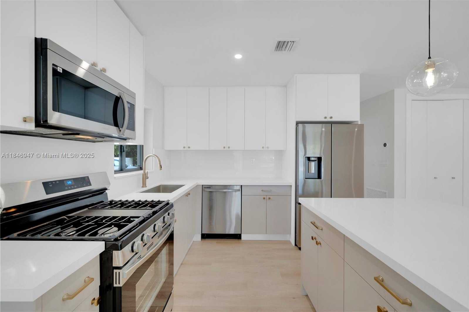 Small Image of 9971 CARIBBEAN BLVD, Cutler Bay Number 8