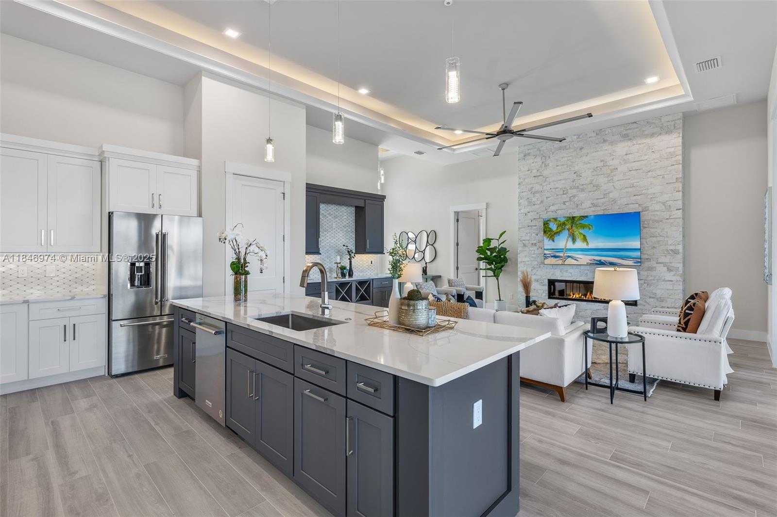 Small Image of 2129 CAPE CORAL PARKWAY W, Cape Coral Number 11