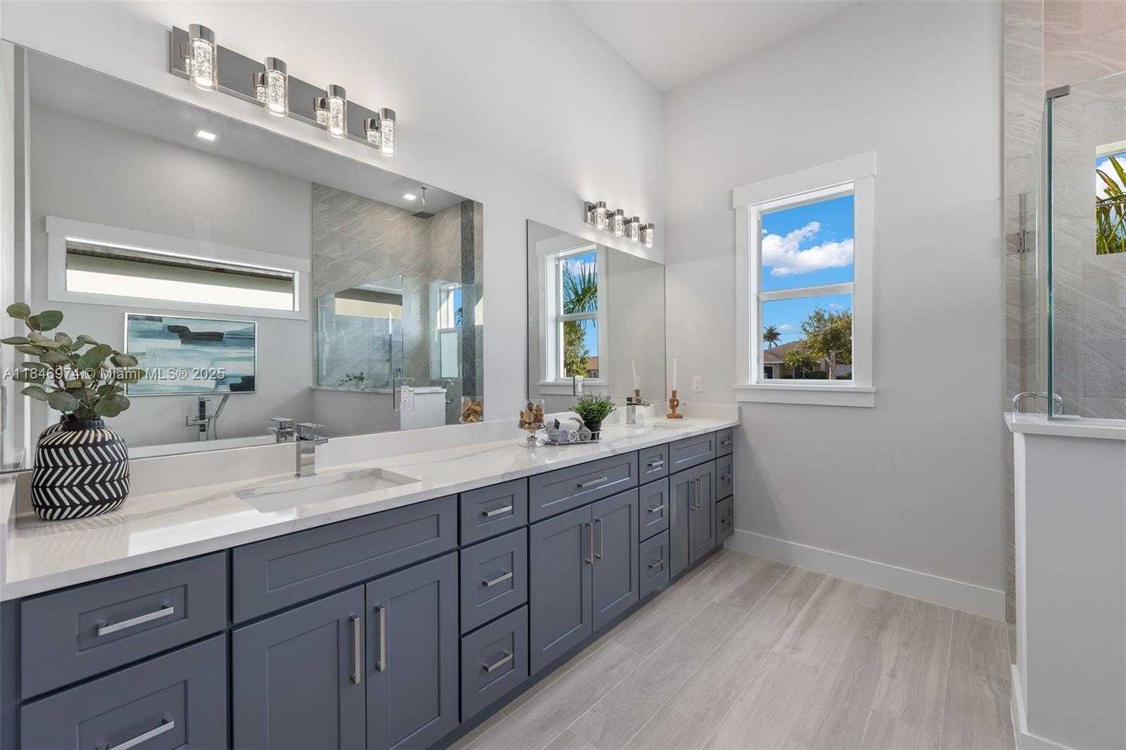 Small Image of 2129 CAPE CORAL PARKWAY W, Cape Coral Number 21