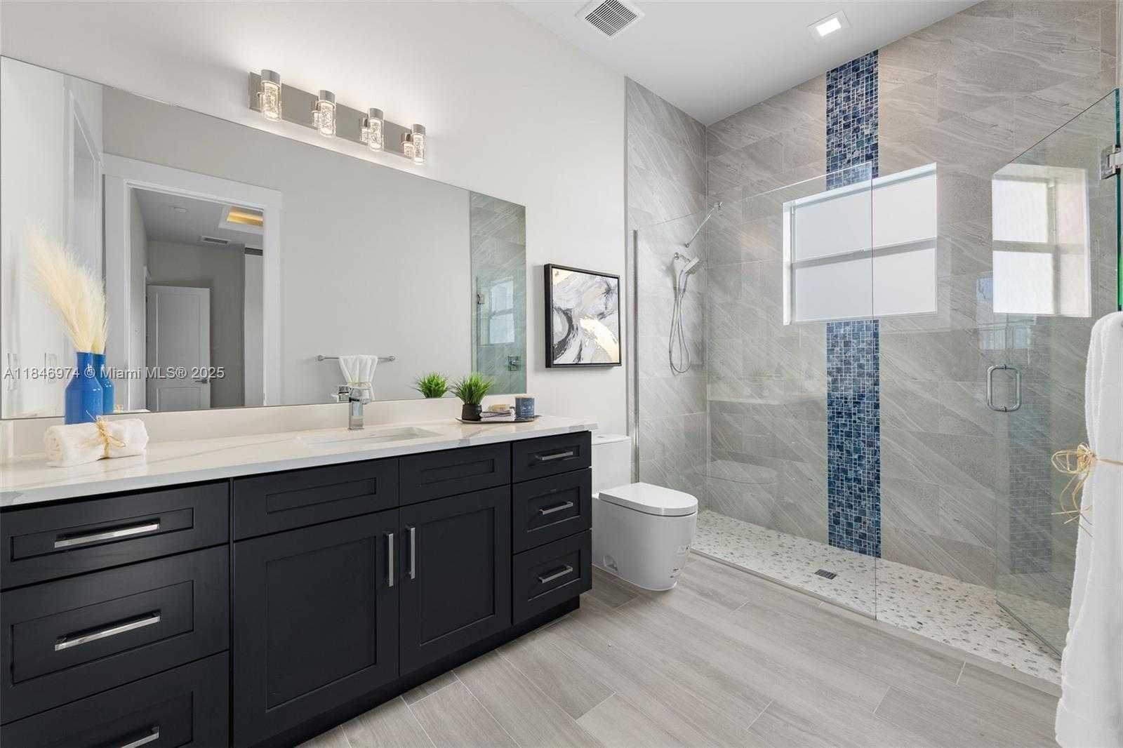 Small Image of 2129 CAPE CORAL PARKWAY W, Cape Coral Number 23