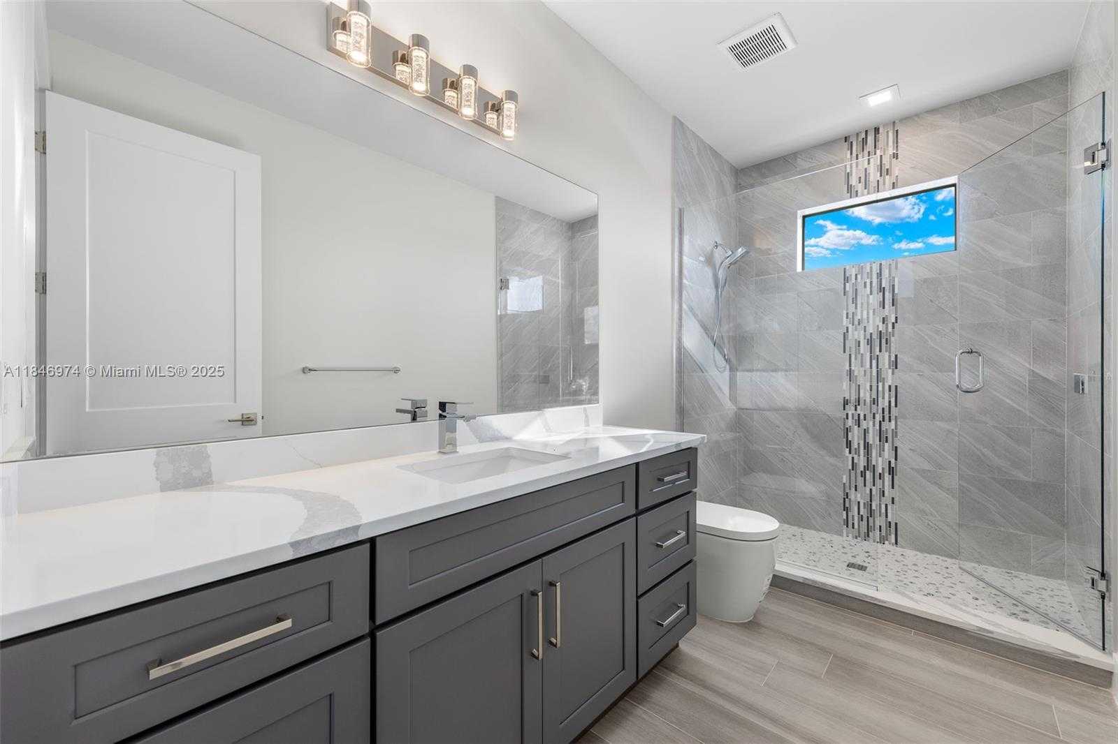 Small Image of 2129 CAPE CORAL PARKWAY W, Cape Coral Number 26