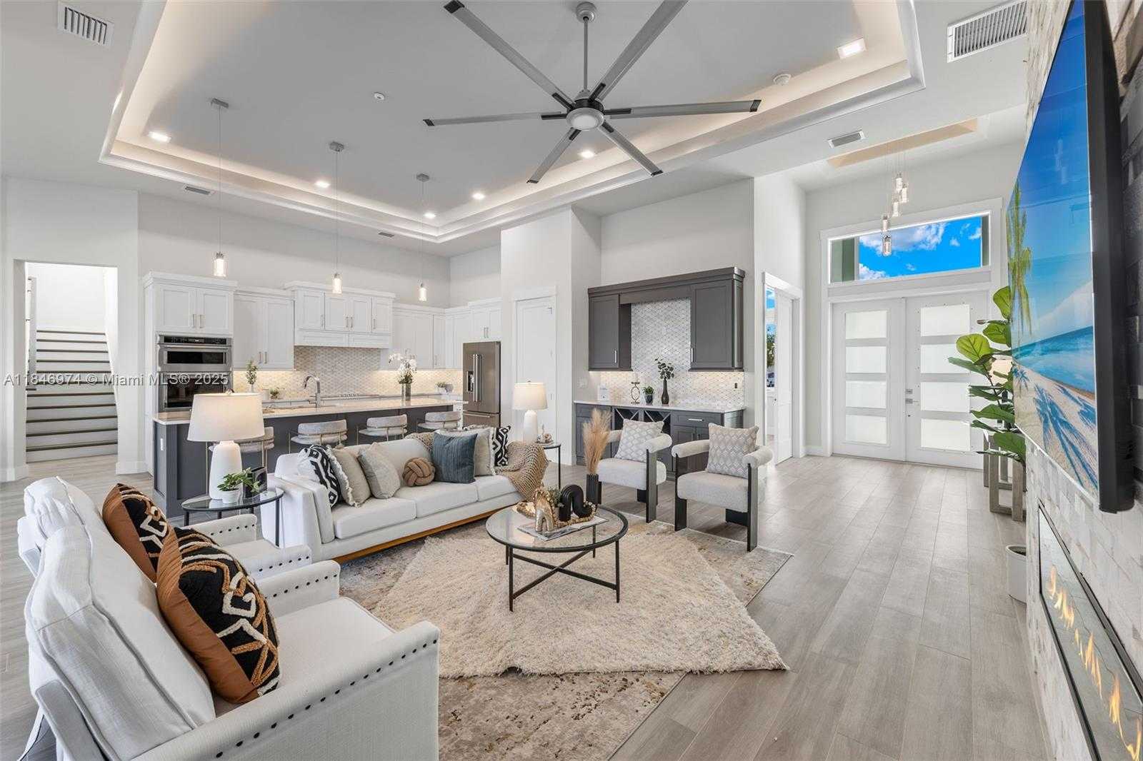 Small Image of 2129 CAPE CORAL PARKWAY W, Cape Coral Number 7