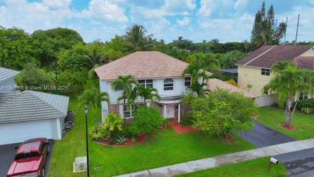 Small Image of 810 GREENBRIAR AVE, Davie Number 2