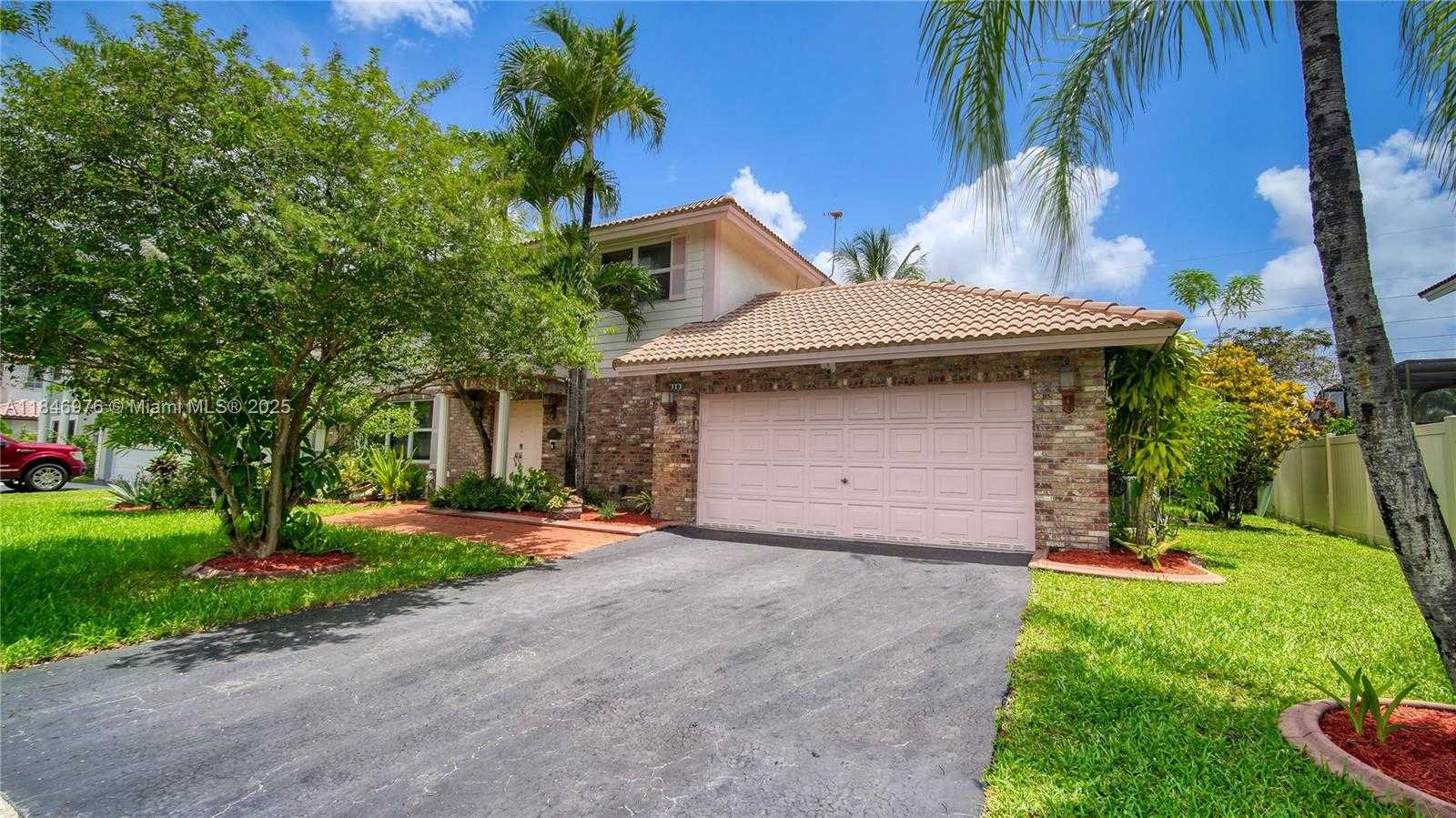 Small Image of 810 GREENBRIAR AVE, Davie Number 3