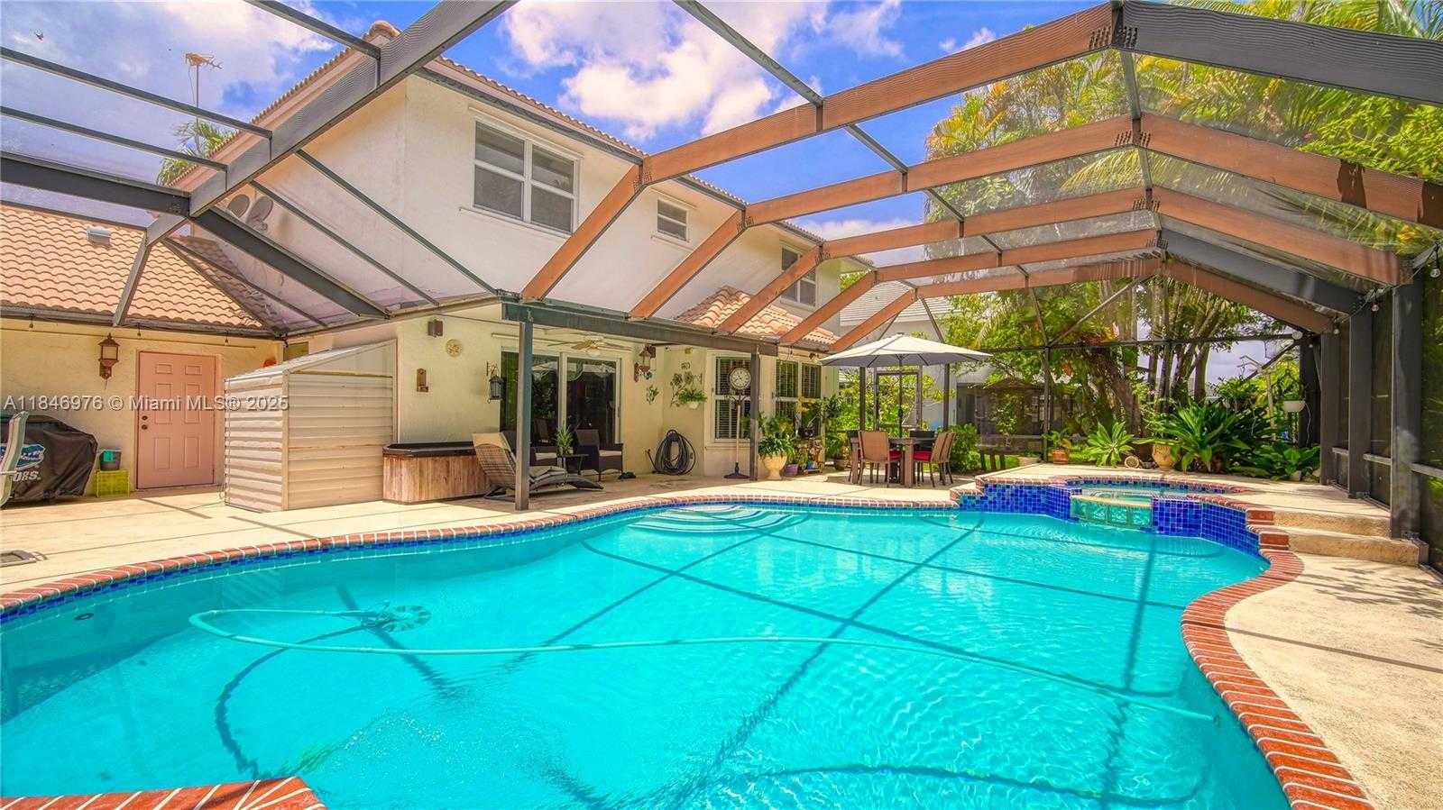 Small Image of 810 GREENBRIAR AVE, Davie Number 34