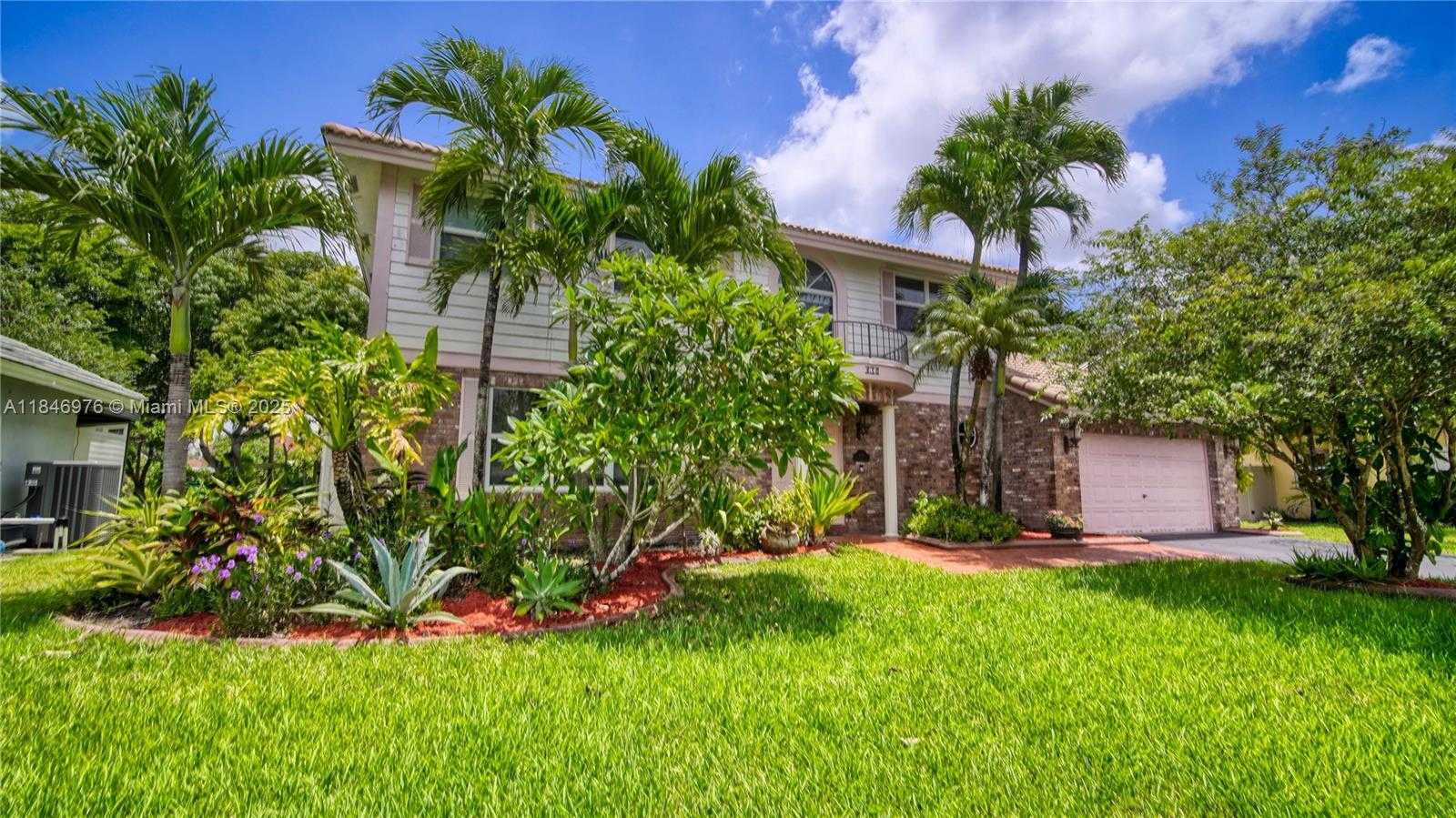 Small Image of 810 GREENBRIAR AVE, Davie Number 4