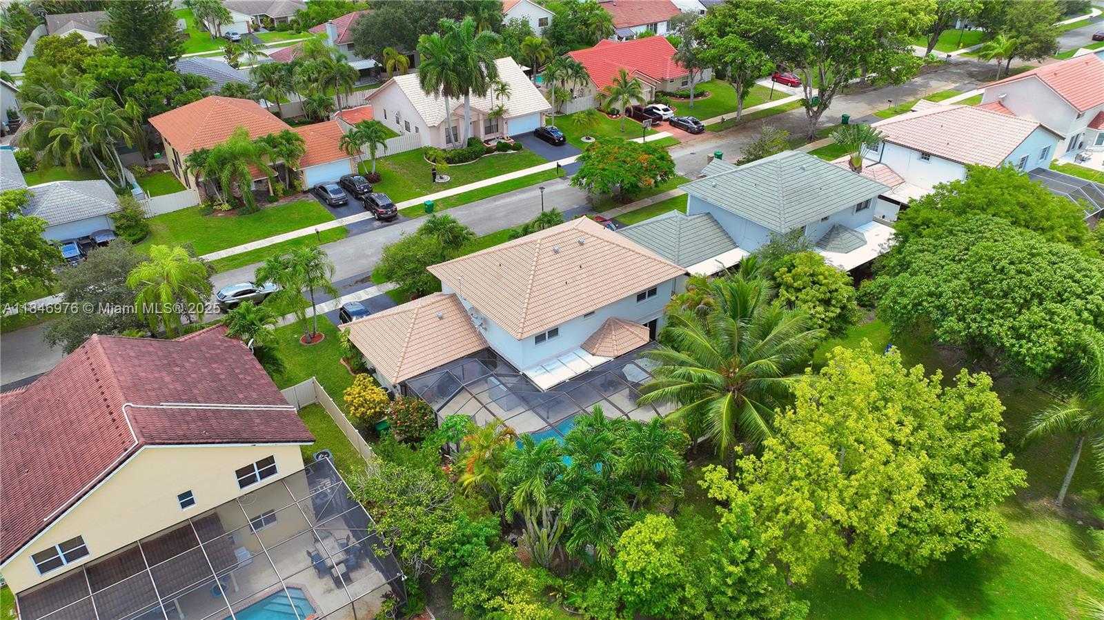 Small Image of 810 GREENBRIAR AVE, Davie Number 50