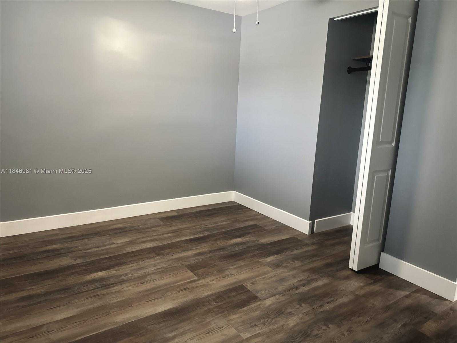 Small Image of 6644 RALEIGH ST, Hollywood Number 16