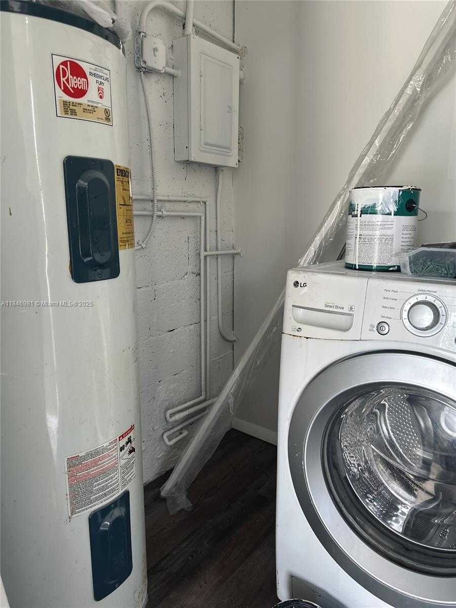 Small Image of 6644 RALEIGH ST, Hollywood Number 17