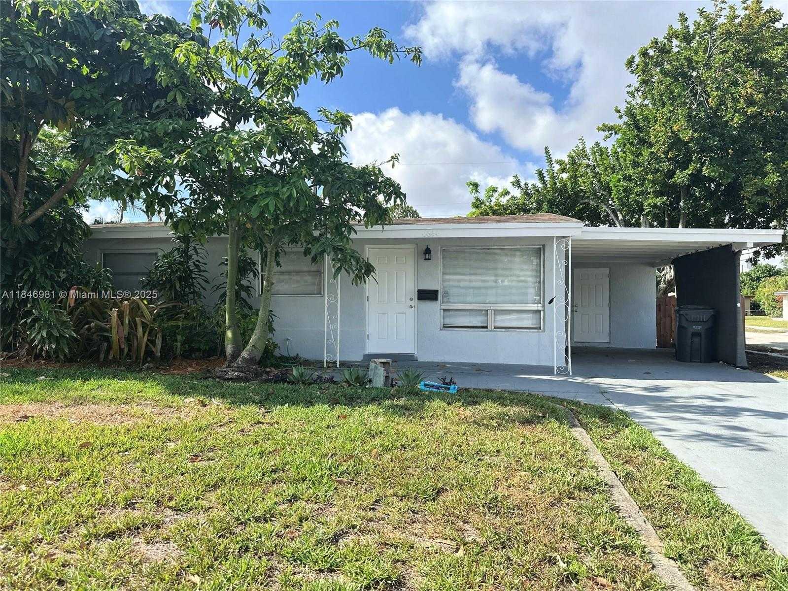Small Image of 6644 RALEIGH ST, Hollywood Number 2