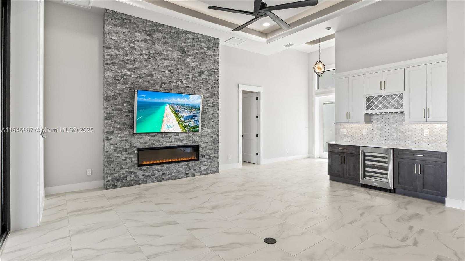 Small Image of 2133 CAPE CORAL PKWY WEST, Cape Coral Number 11