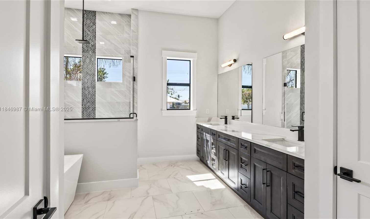 Small Image of 2133 CAPE CORAL PKWY WEST, Cape Coral Number 20