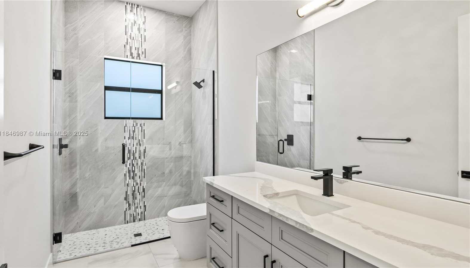 Small Image of 2133 CAPE CORAL PKWY WEST, Cape Coral Number 27