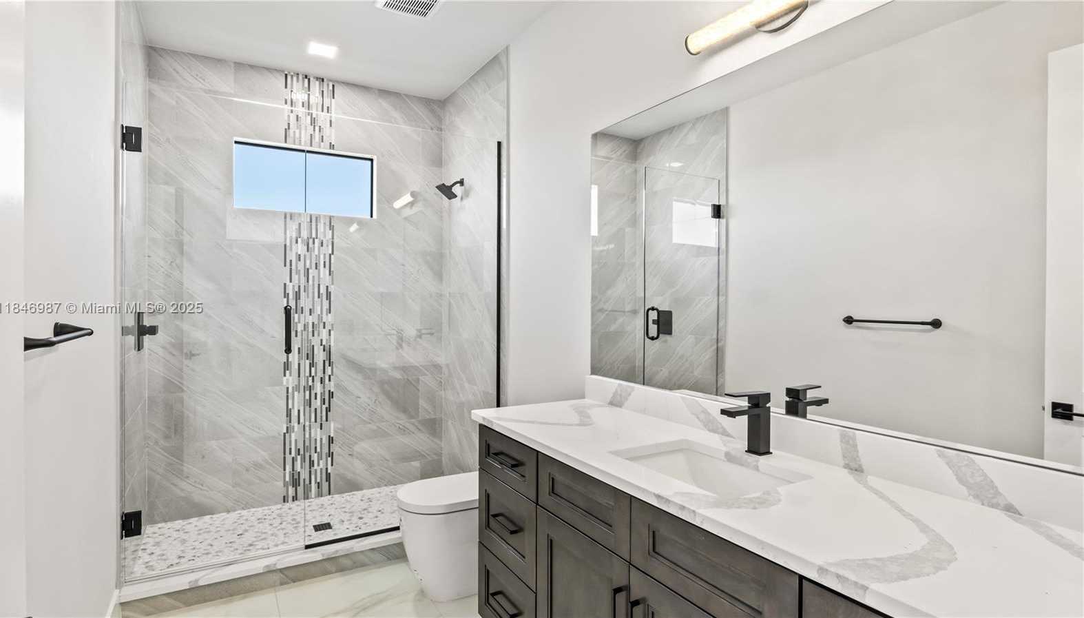 Small Image of 2133 CAPE CORAL PKWY WEST, Cape Coral Number 33