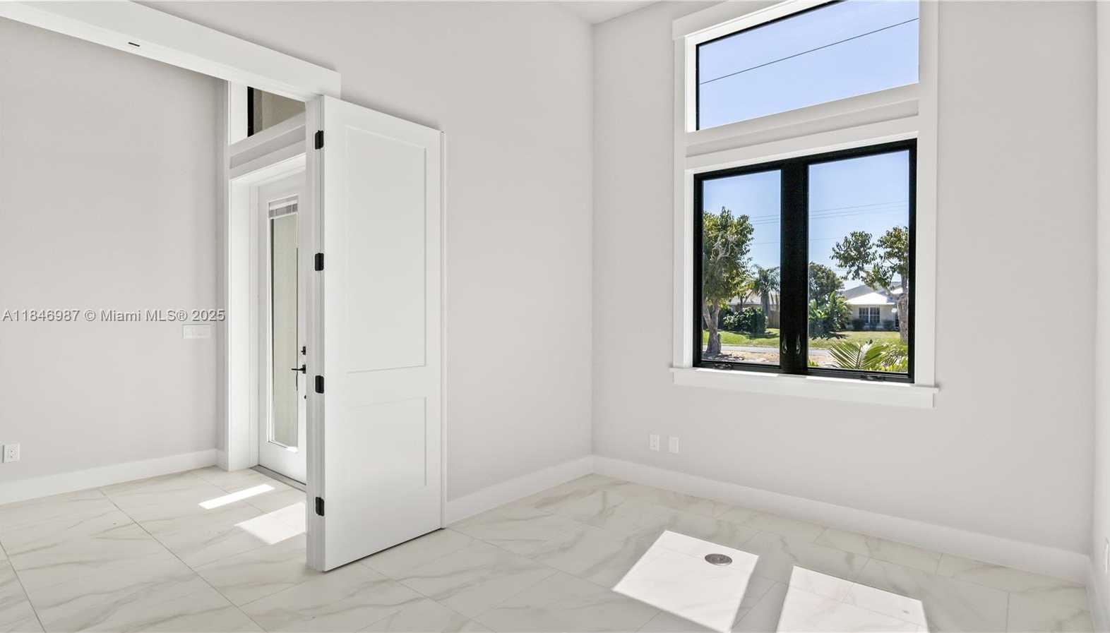 Small Image of 2133 CAPE CORAL PKWY WEST, Cape Coral Number 7