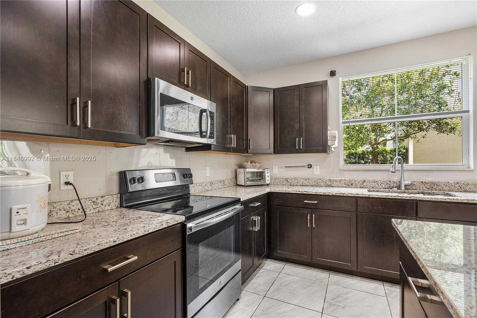 Small Image of 6411 OSPREY LANDING ST, Davie Number 14