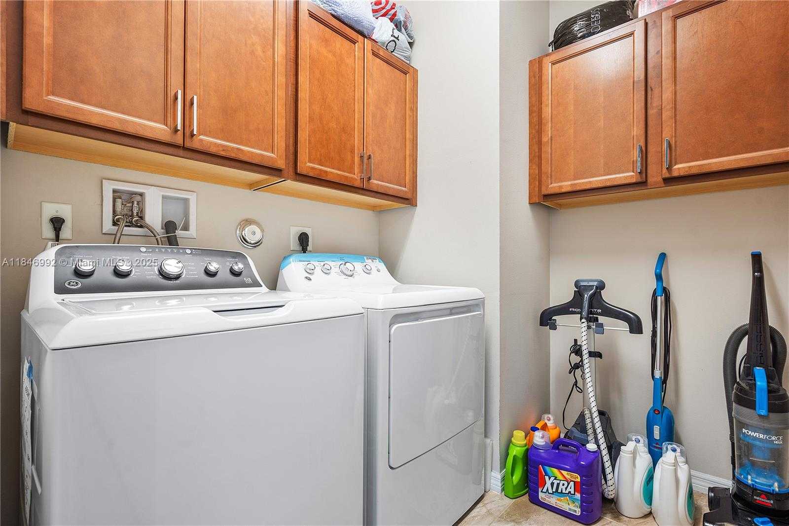 Small Image of 6411 OSPREY LANDING ST, Davie Number 31