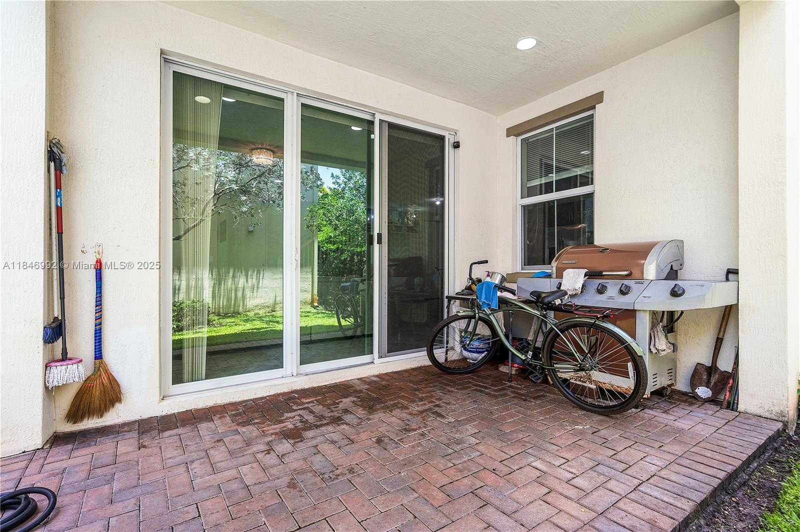 Small Image of 6411 OSPREY LANDING ST, Davie Number 33