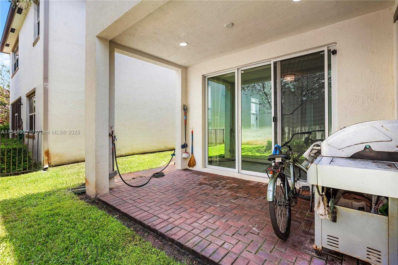 Small Image of 6411 OSPREY LANDING ST, Davie Number 34