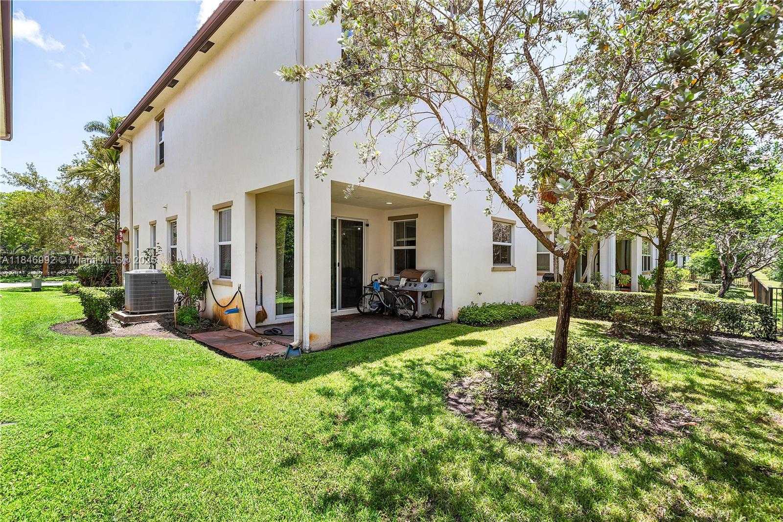 Small Image of 6411 OSPREY LANDING ST, Davie Number 37
