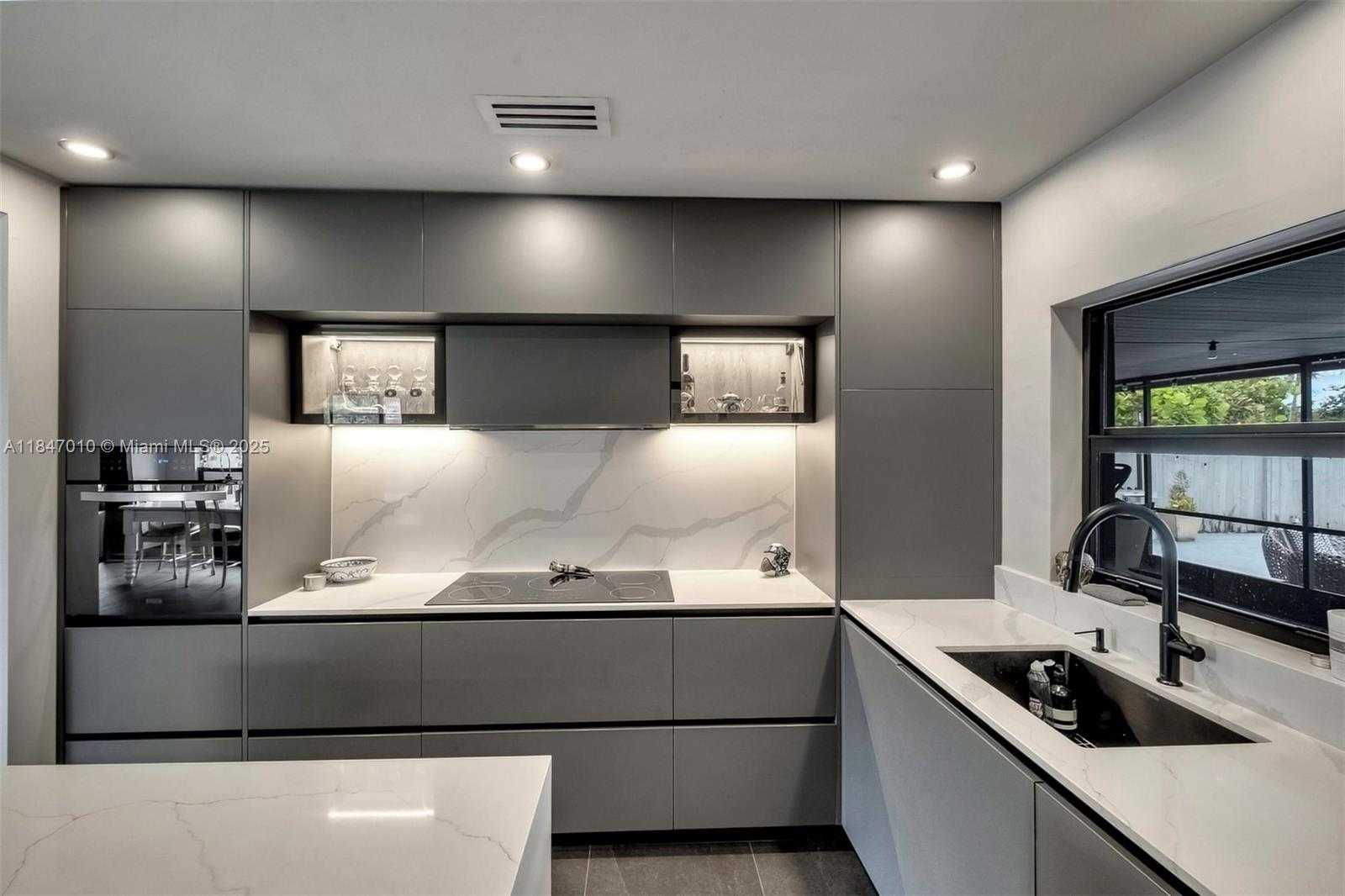 Small Image of 530 NORTH WEST 39, Oakland Park Number 12