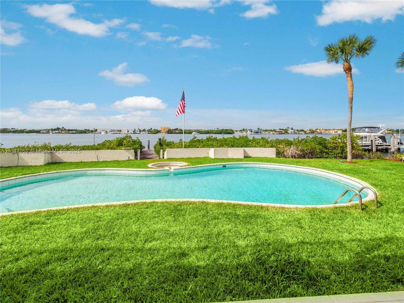 Small Image of 1635 LANDS END RD, Manalapan Number 38