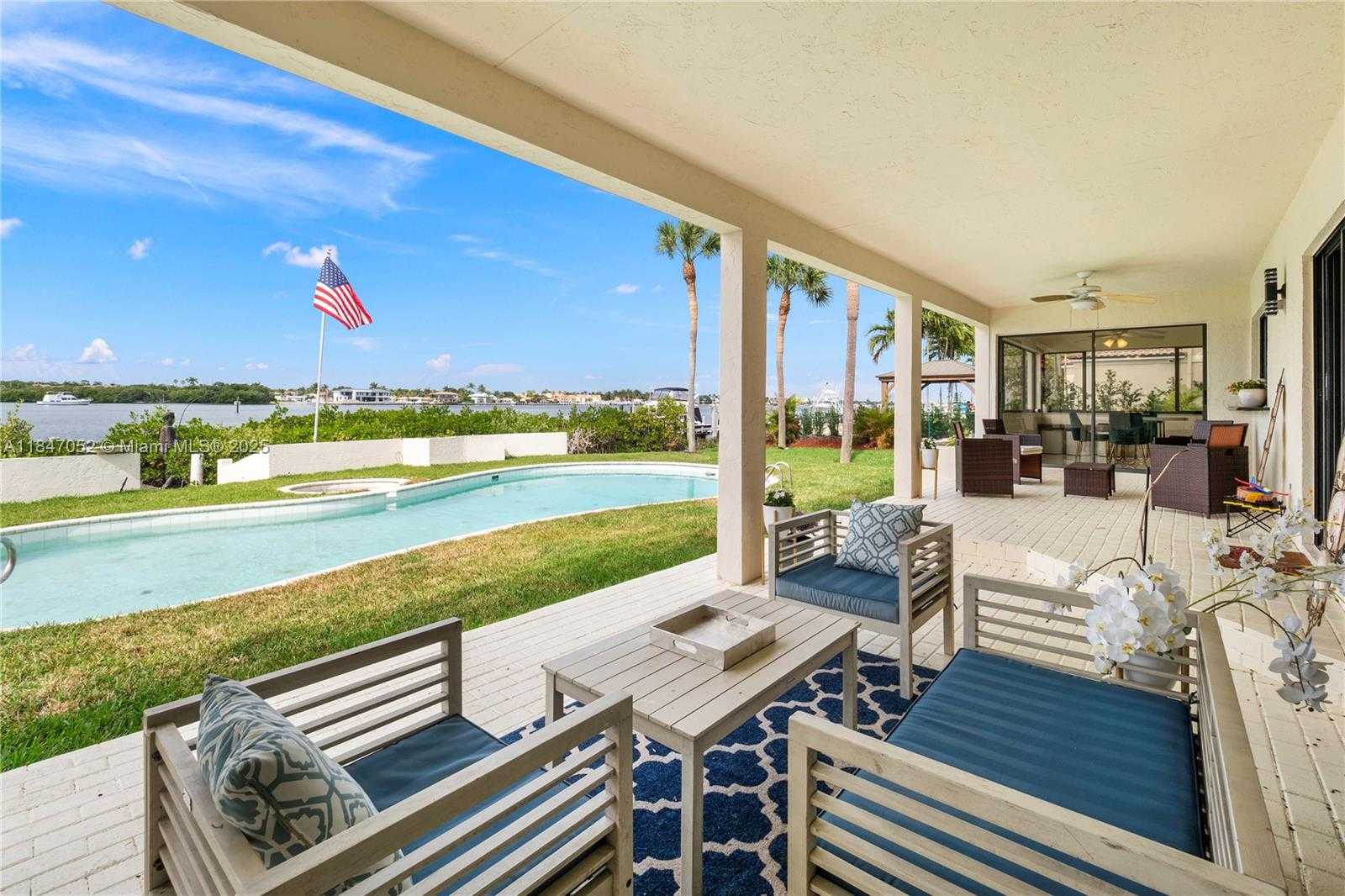 Small Image of 1635 LANDS END RD, Manalapan Number 40