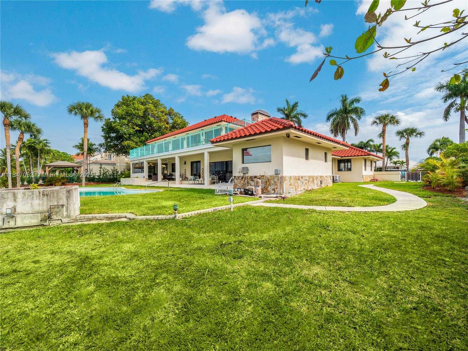 Small Image of 1635 LANDS END RD, Manalapan Number 42